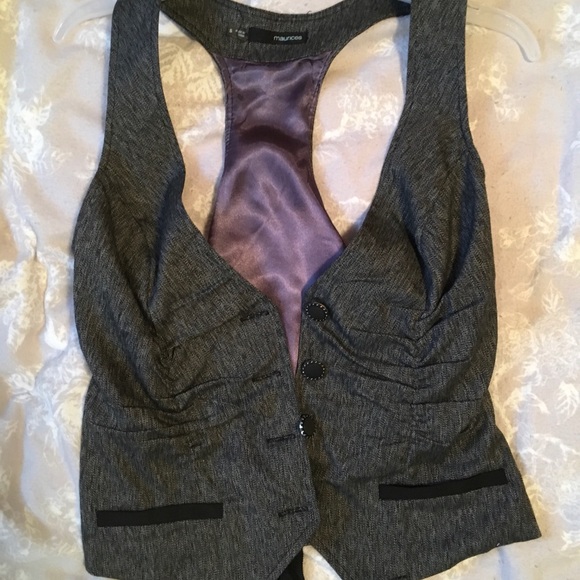 Vest - Picture 1 of 2